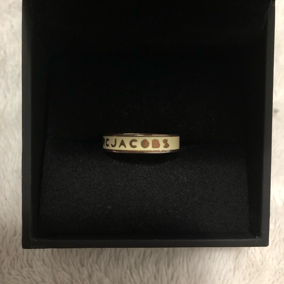 MARC BY MARC JACOBS CREAM RING - Picture 10 of 10